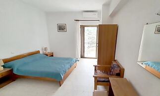 Pashos Hotel