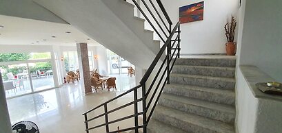 Pashos Hotel