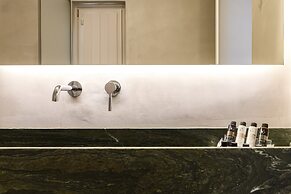 Muro Suites