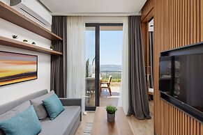 Bayview Hills Luxury Residences