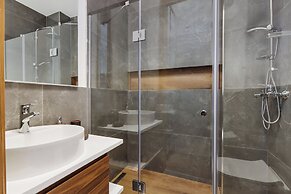 Bayview Hills Luxury Residences