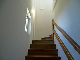 Lyrids Apartments
