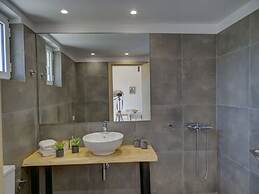 Lyrids Apartments