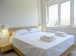 Lyrids Apartments