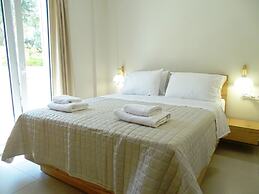 Lyrids Apartments