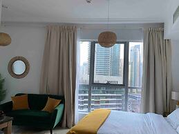 Cosy Little Studio With Marina &partial Beach View