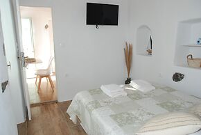 Siesta Villas, Cycladic Elegance With Castle View