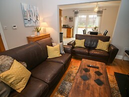 Pebble Lodge