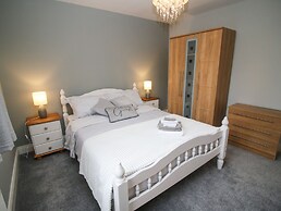 Pebble Lodge