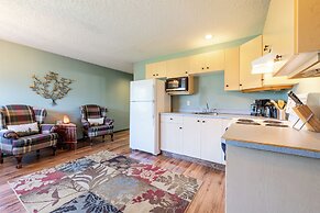 Golden Mountain View Suites
