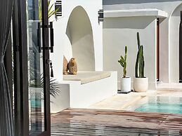 Moana Villa & Suites Bingin