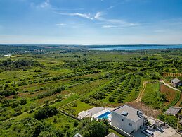 Villa Suton
