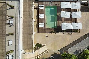 Mercury Beach Hotel