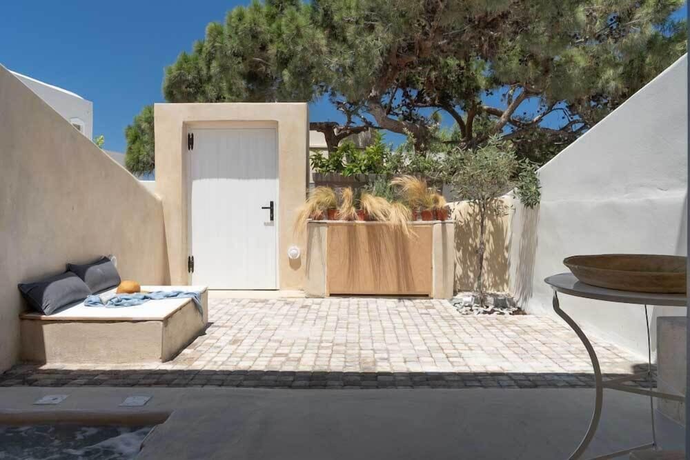 OIA CELLARS