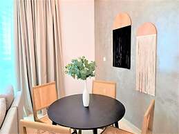 Luxurious Downtown Views With Dubai Mall Access