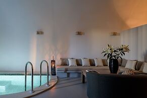 White Dream Suites