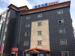 Seaside Hotel