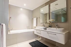 Sandton Smart Apartment Thirteen