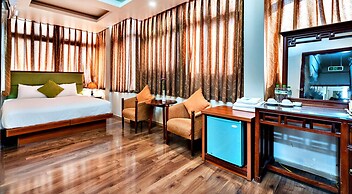 HANZ LakeView Hotel Hanoi
