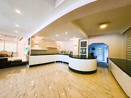 Bir Hotel