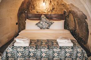 Tale Cave INN