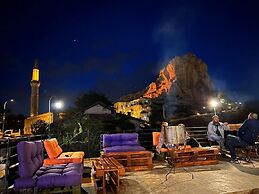 Tale Cave INN