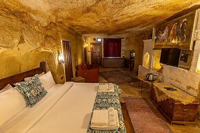 Tale Cave INN