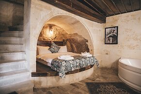 Tale Cave INN