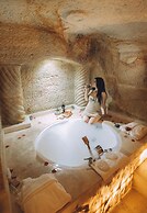 Tale Cave INN