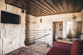 Tale Cave INN