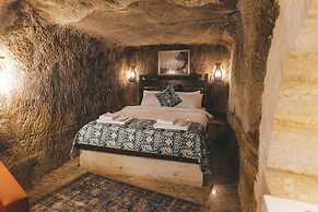 Tale Cave INN