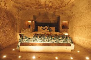 Tale Cave INN