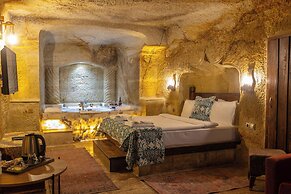 Tale Cave INN
