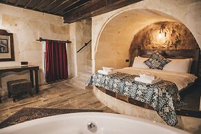 Tale Cave INN