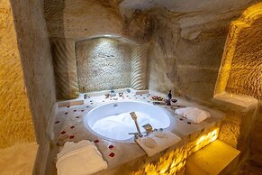 Tale Cave INN