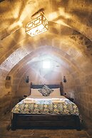 Tale Cave INN