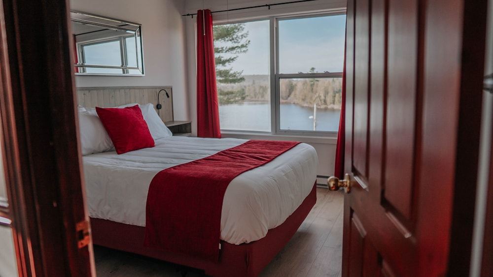 Auberge Lac du Pin Rouge
