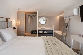 Calla Luxury Seafront Suites