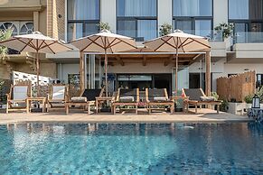 Calla Luxury Seafront Suites