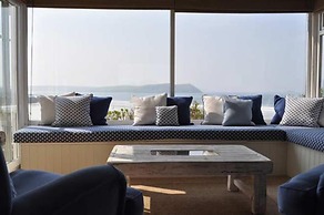 Gorgeous Apartment Only Yards From Polzeath Beach
