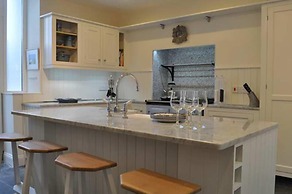 Gorgeous Apartment Only Yards From Polzeath Beach