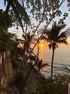 Traditional Sierra Leon Oceanfront Rooms