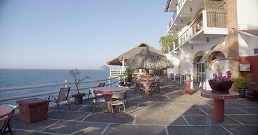 Traditional Sierra Leon Oceanfront Rooms