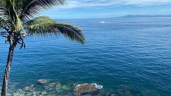 Traditional Sierra Leon Oceanfront Rooms