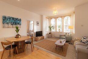 Crescent House Apartments