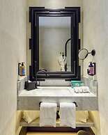 Hotel Montera Madrid, Curio Collection By Hilton