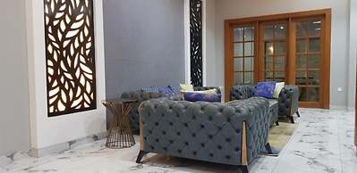 Silver Palm Hotel