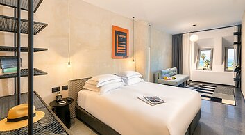 Brown Brut Seafront Hotel