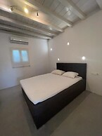 Charming Apartment in Ano Mera