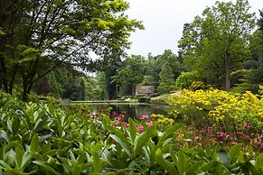 Leonardslee House